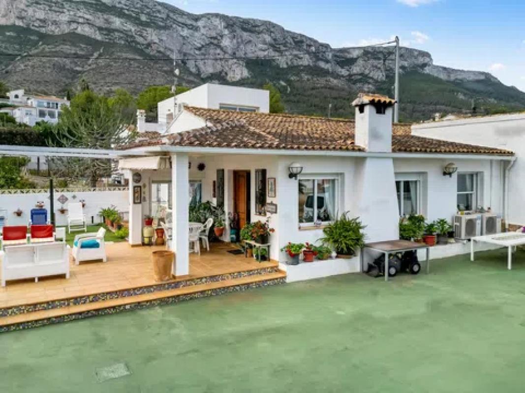 Properties for sale and rent in Spain photo 5