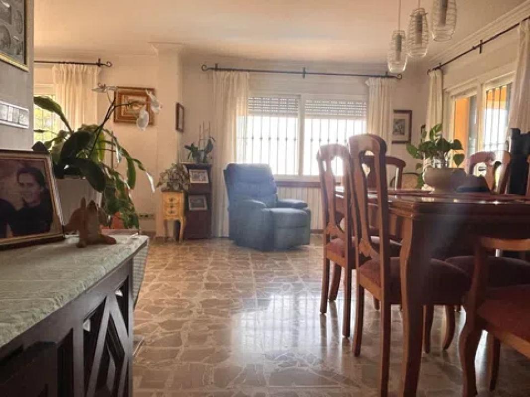Propiedades en venta y alquiler en España photo 1