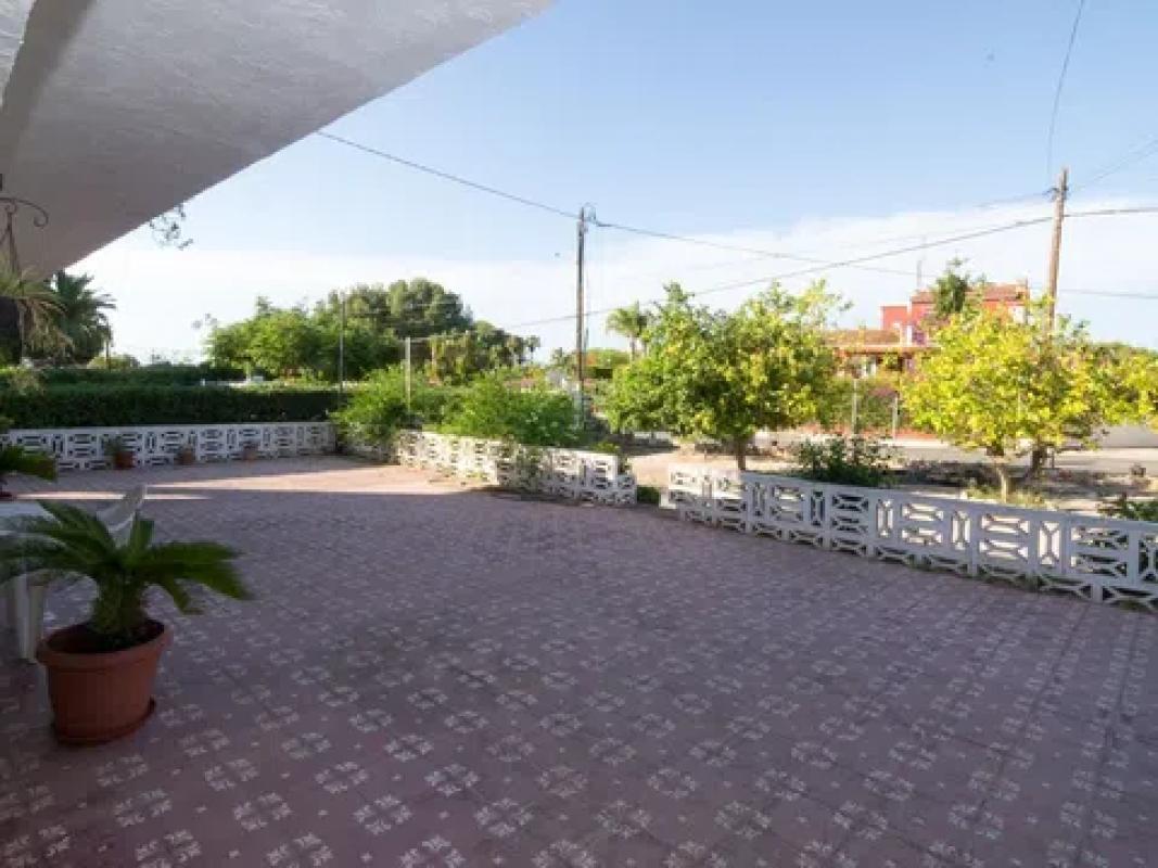Properties for sale and rent in Spain photo 2