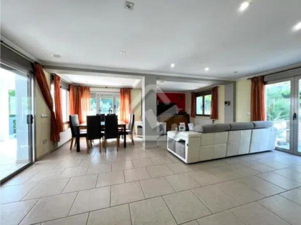 Casa independiente photo 1