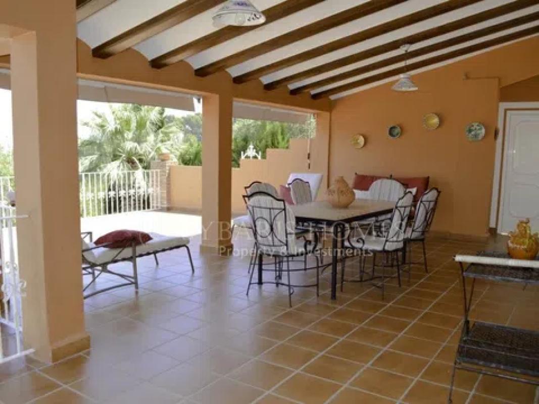 Propiedades en venta y alquiler en España photo 2