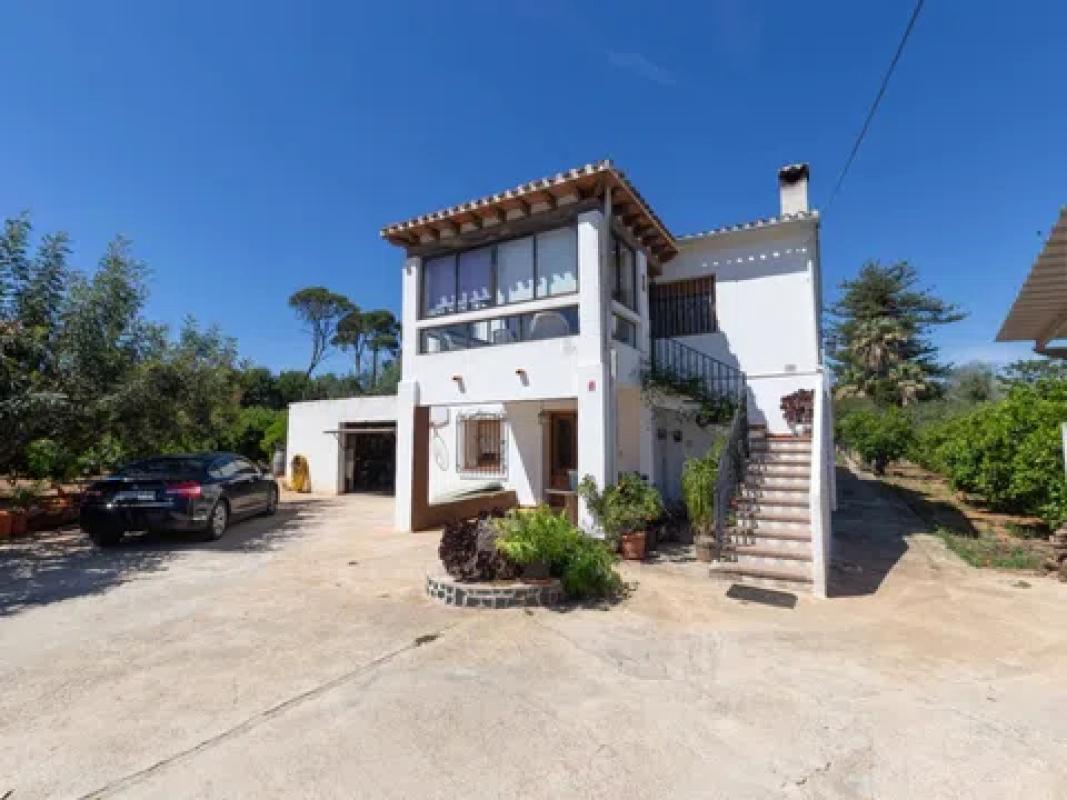 Propiedades en venta y alquiler en España photo 1