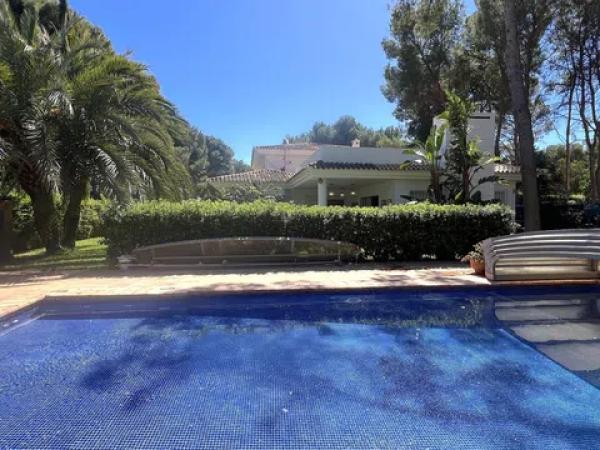 Chalet independiente en venta en  Les Rotes/Las Rotas, Denia photo 1