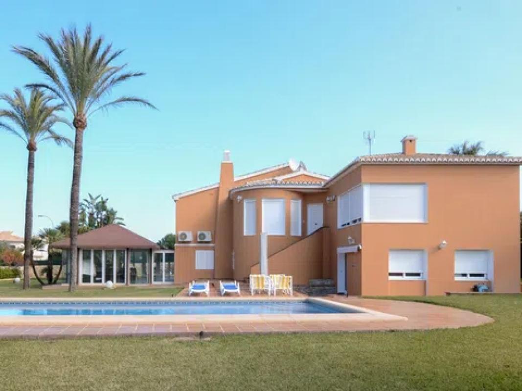 Propiedades en venta y alquiler en España photo 2