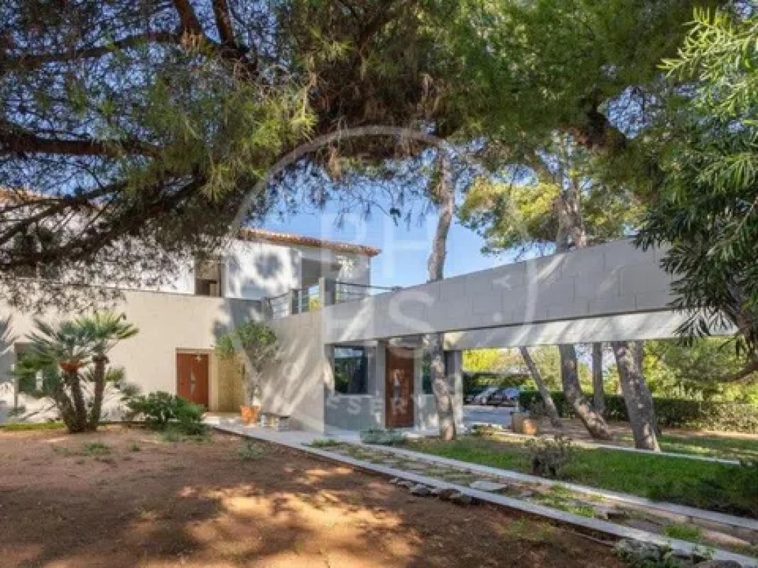 Propiedades en venta y alquiler en España photo 1