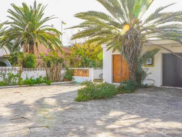 Casa independiente en calle Riu Magre photo 1