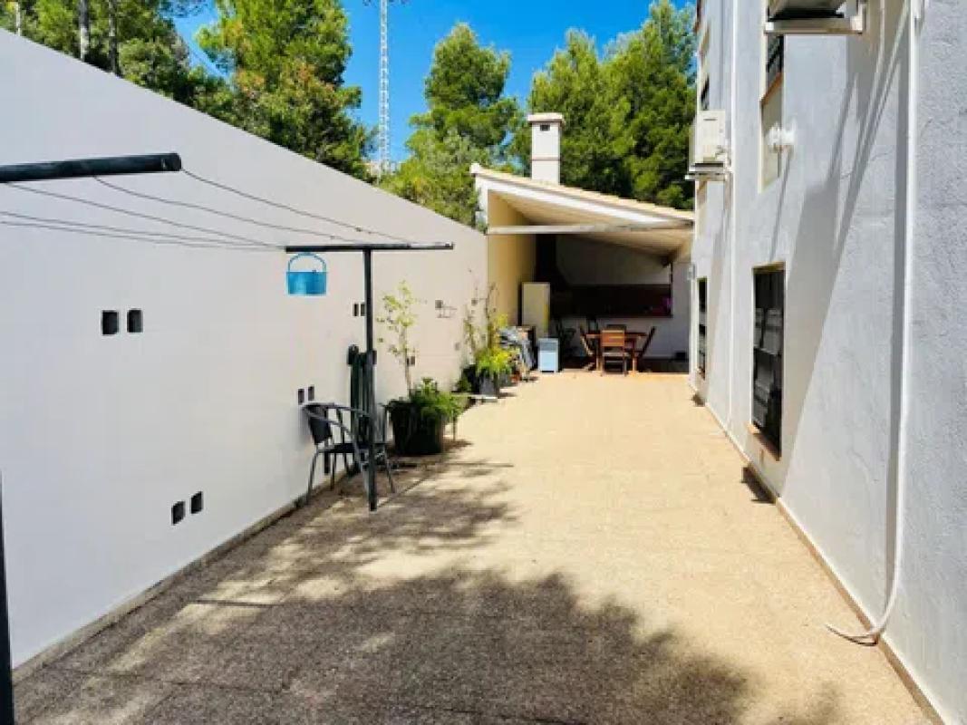 Properties for sale and rent in Spain photo 3