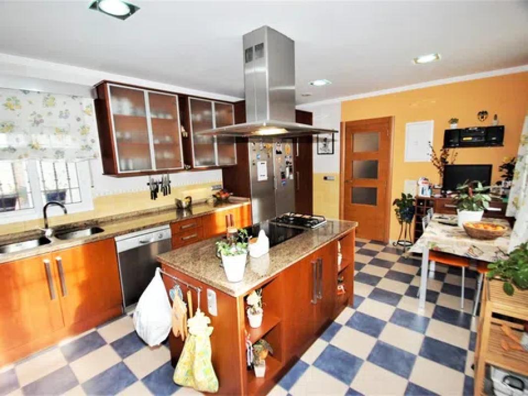 Properties for sale and rent in Spain photo 5