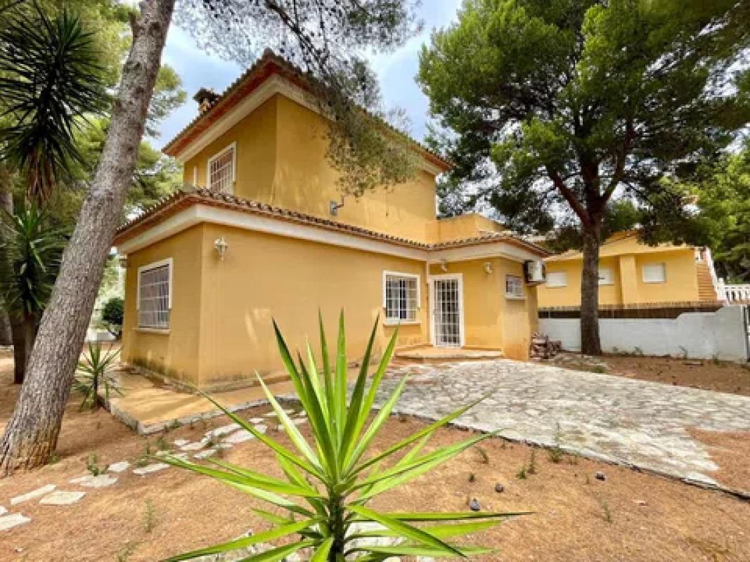 Propiedades en venta y alquiler en España photo 1