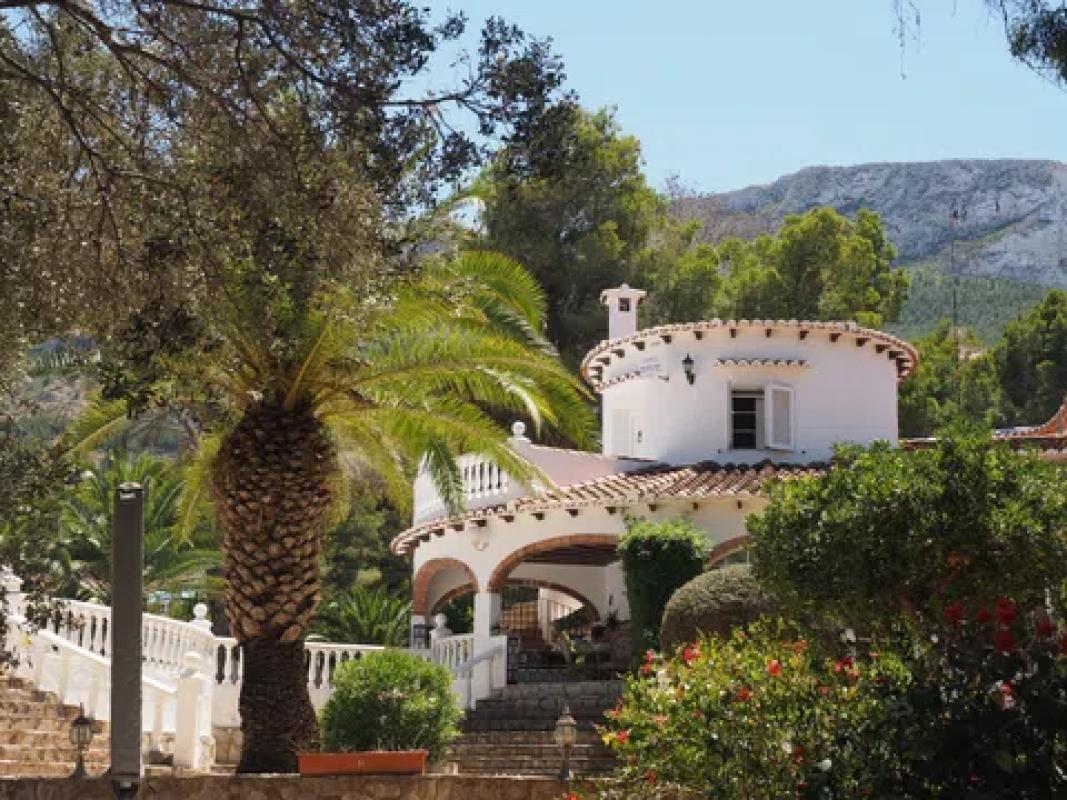 Properties for sale and rent in Spain photo 2