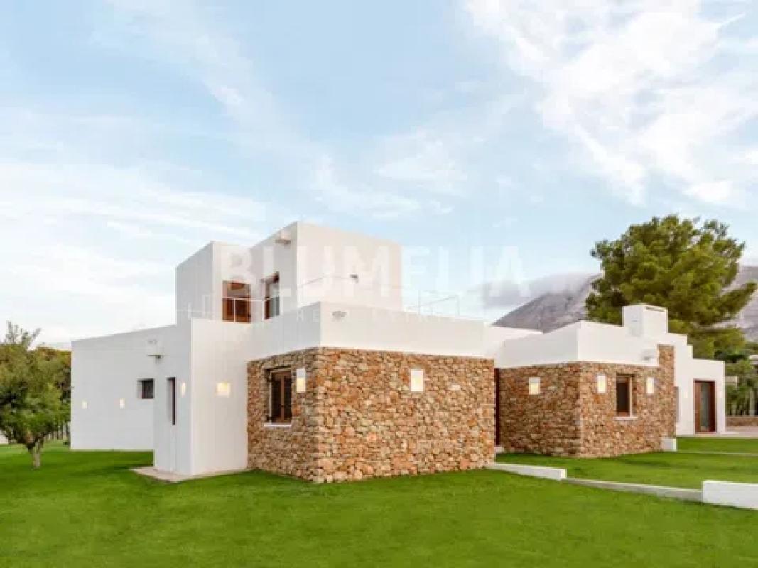 Properties for sale and rent in Spain photo 4