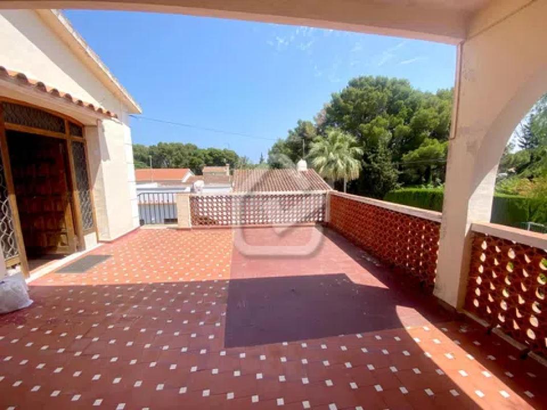 Propiedades en venta y alquiler en España photo 1