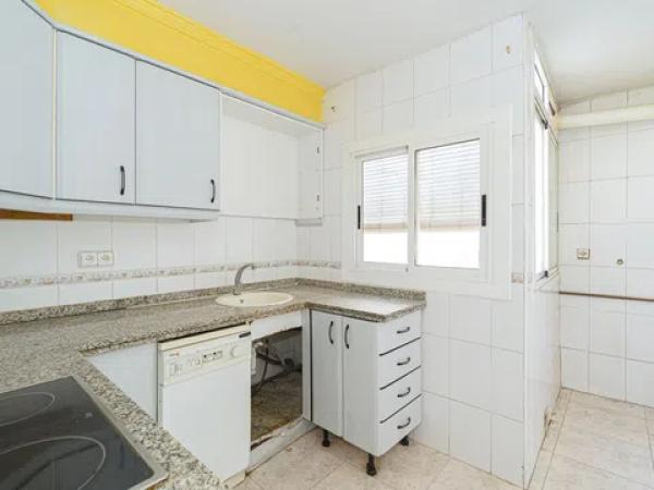 Piso en venta en  Calle Montero Ríos, Alicante / Alacant photo 4