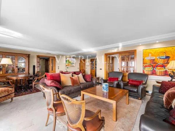 Piso en venta en  Avenida de Ramón y Cajal, 7, Alicante / Alacant photo 2
