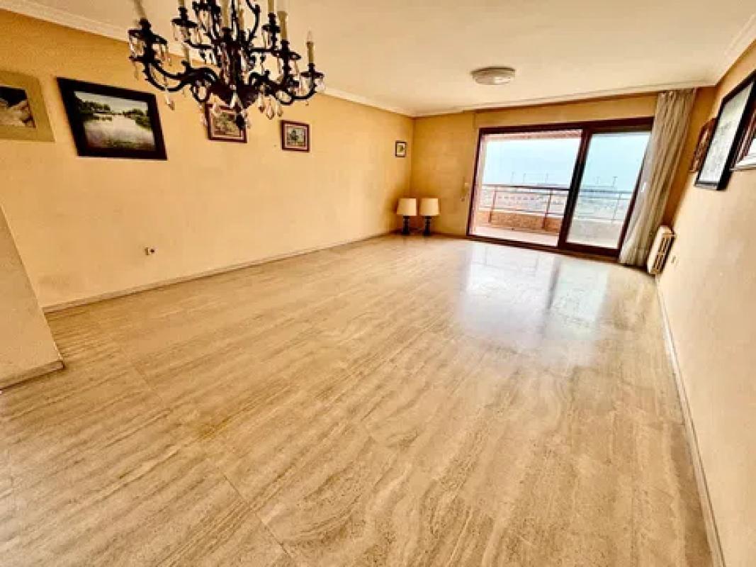 Venta de piso en Avenida Oscar Espla, Alicante / Alacant
 photo 2
