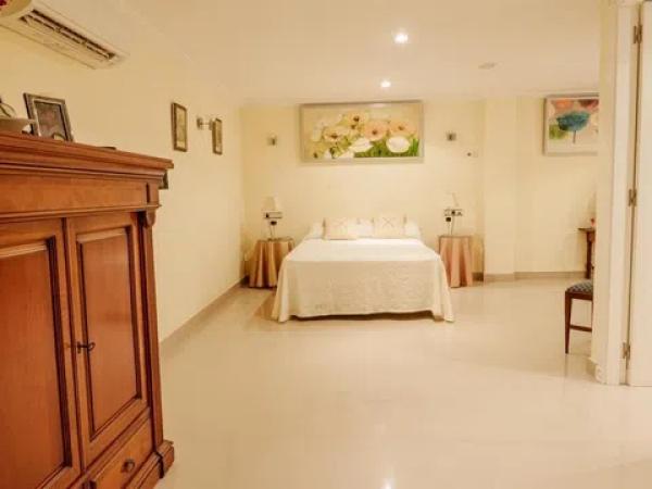 Chalet adosado en calle oceano, 31 thumbnail 2