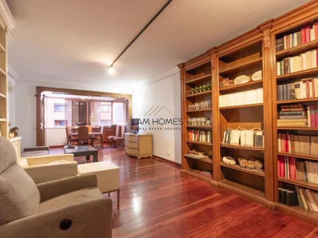 Venta de piso en Barrio Casco Histórico-Santa Cruz, Alicante / Alacant
photo 1