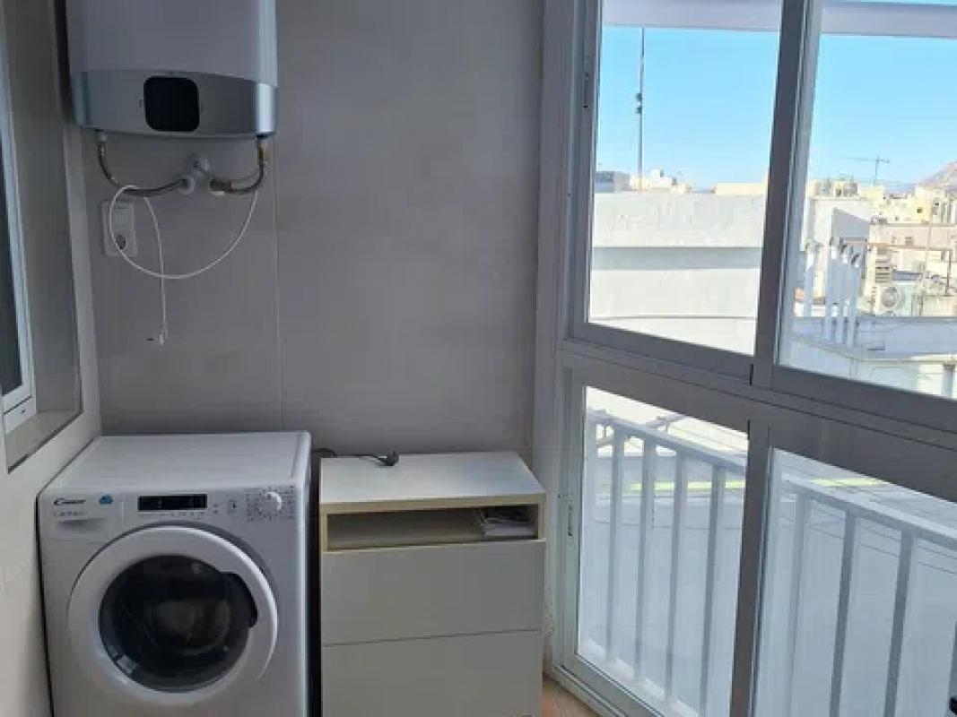 Venta de piso en Calle General Lacy, Alicante / Alacant
photo 4