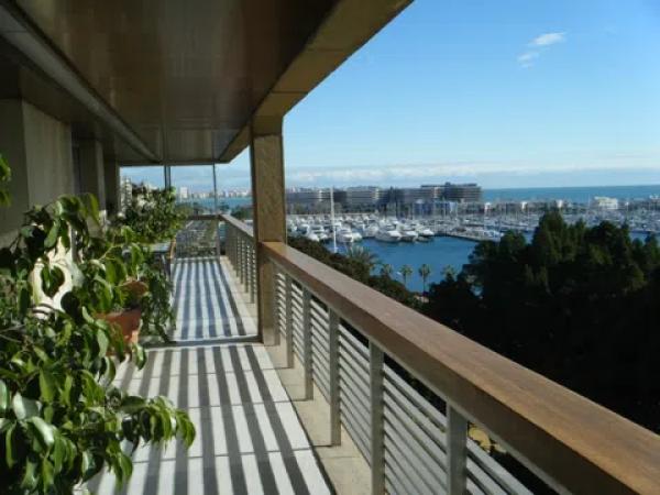 Piso en venta en  Avenida Doctor Gadea, 1, Alicante / Alacant photo 3