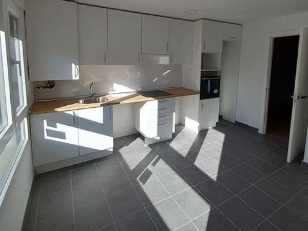 Apartment for sale in  Calle Pintor Caprotti, Ávila photo 1