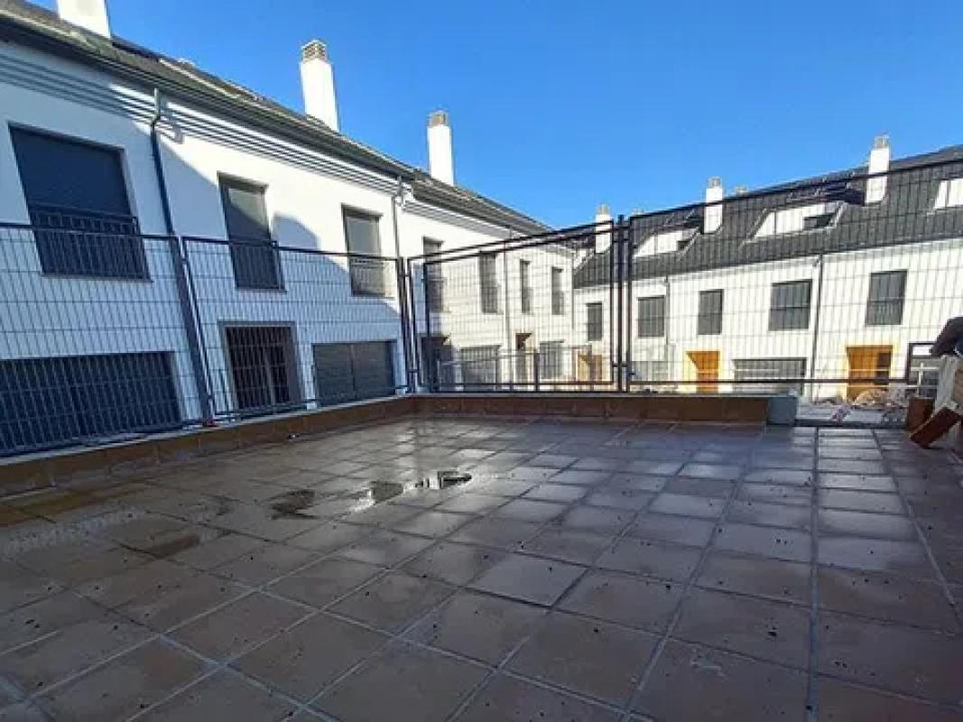 Продажа квартиры на Calle Pintor Caprotti, Аavila
photo 4