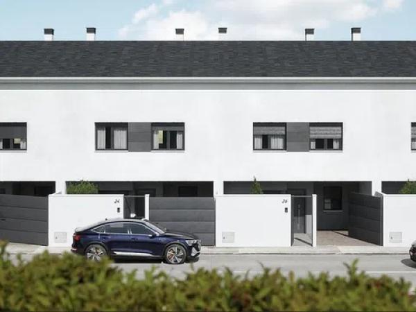 Chalet adosado en venta en  Calle Menta, 20 , Marchamalo photo 1