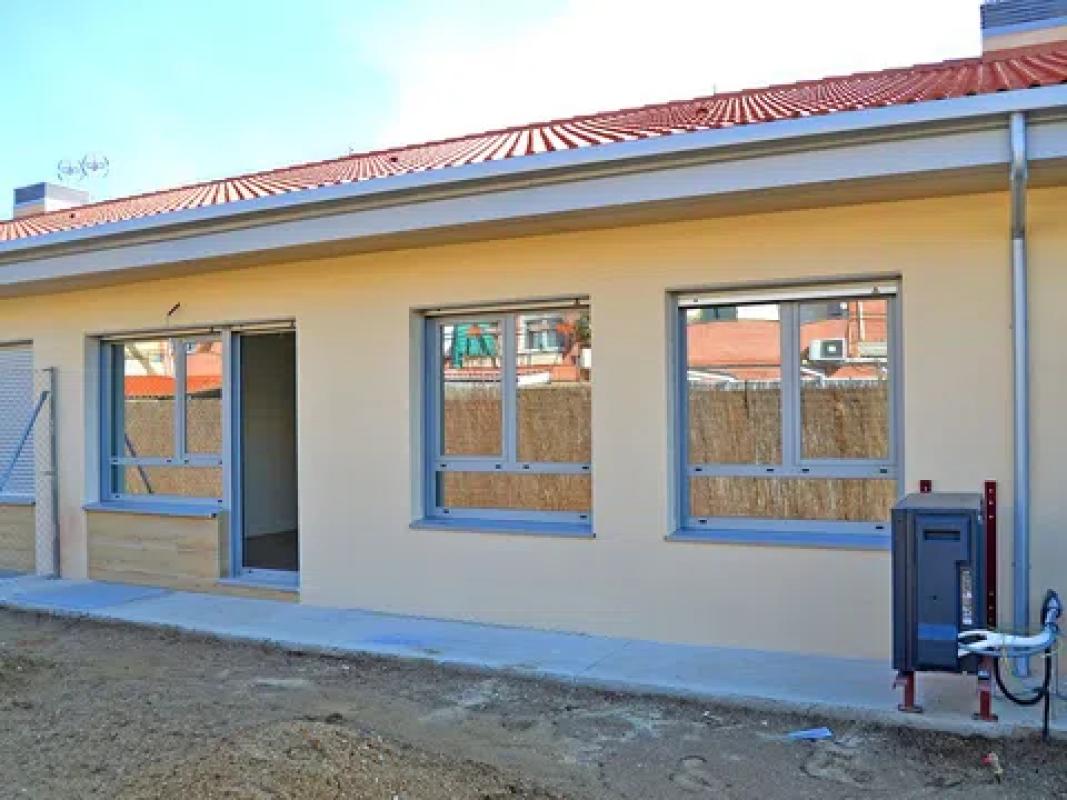 Venta de chalet adosado en  Calle de Toledano , Villanueva de la Torre photo 2