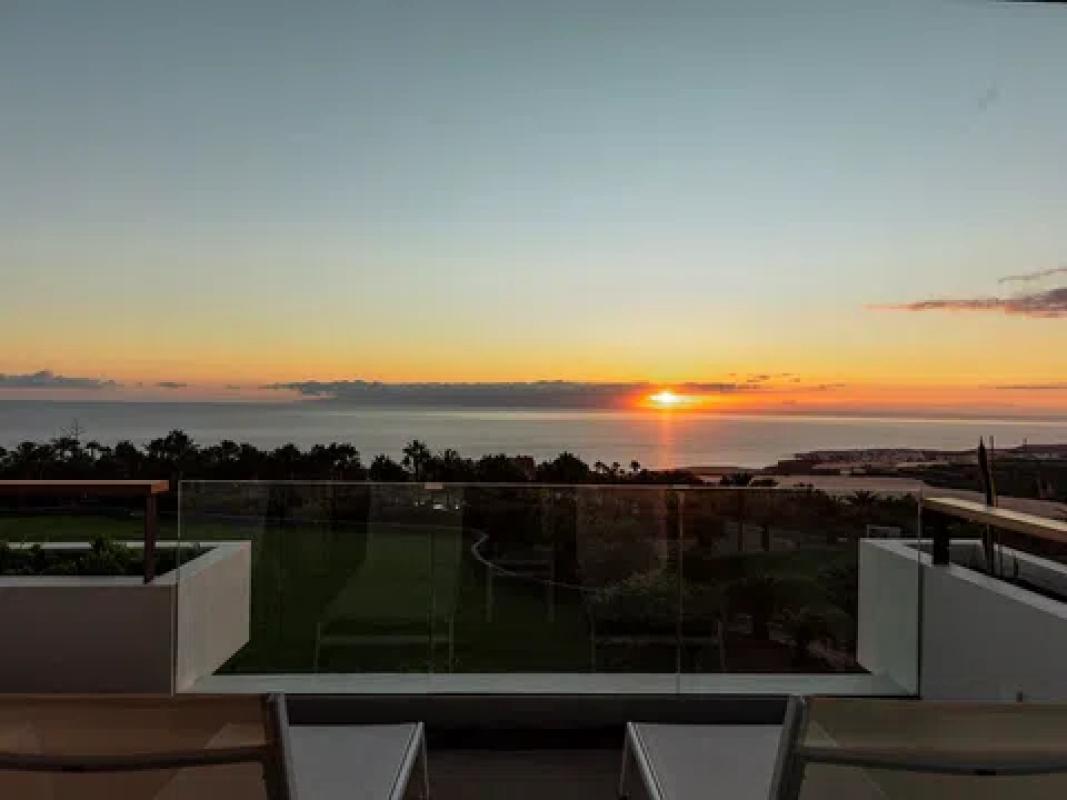 Obra nueva LOS JARDINES DE ABAMA en Guia de Isora (Revista) photo 3