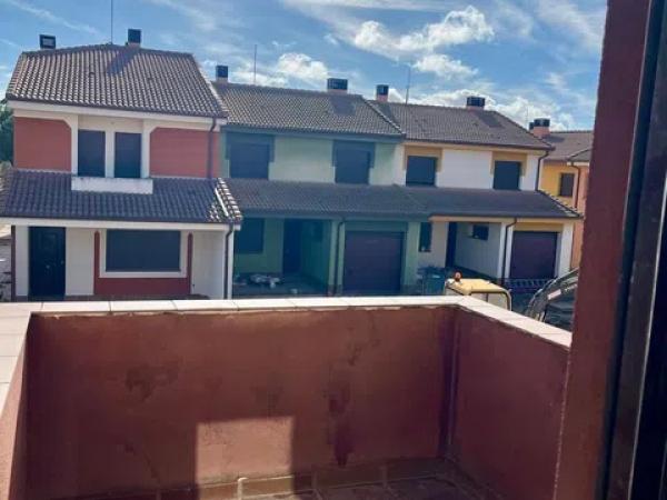 Chalet pareado en venta en del Calvario s/n thumbnail 2