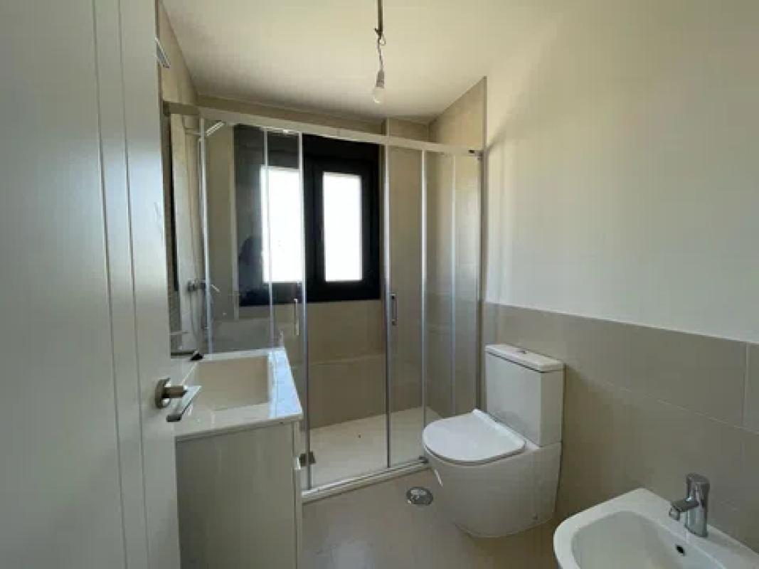 Venta de chalet adosado en  Calle Hernán Cortés, 1 , Salteras photo 3