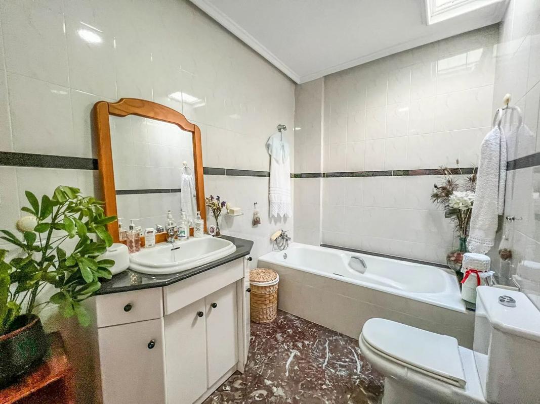 Sale of independent chalet in Camino de Beniel, Orihuela
 photo 4