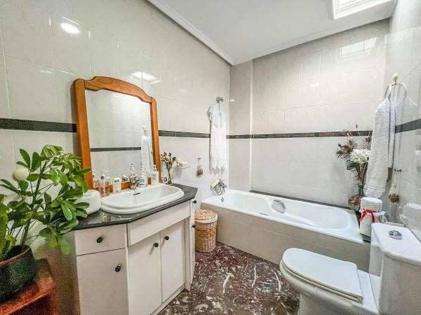 Коттедж на продажу в  Camino de Beniel, Ориуэла photo 4