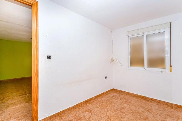 Chalet independiente en venta en  Calle Proyecto 8.Desam., Orihuela photo 4