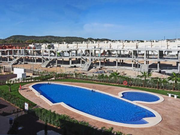 Venta de piso en Desamparados-Hurchillo-Torremendo, Orihuela
photo 1