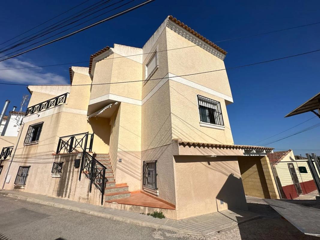 Propiedades en venta y alquiler en España photo 2
