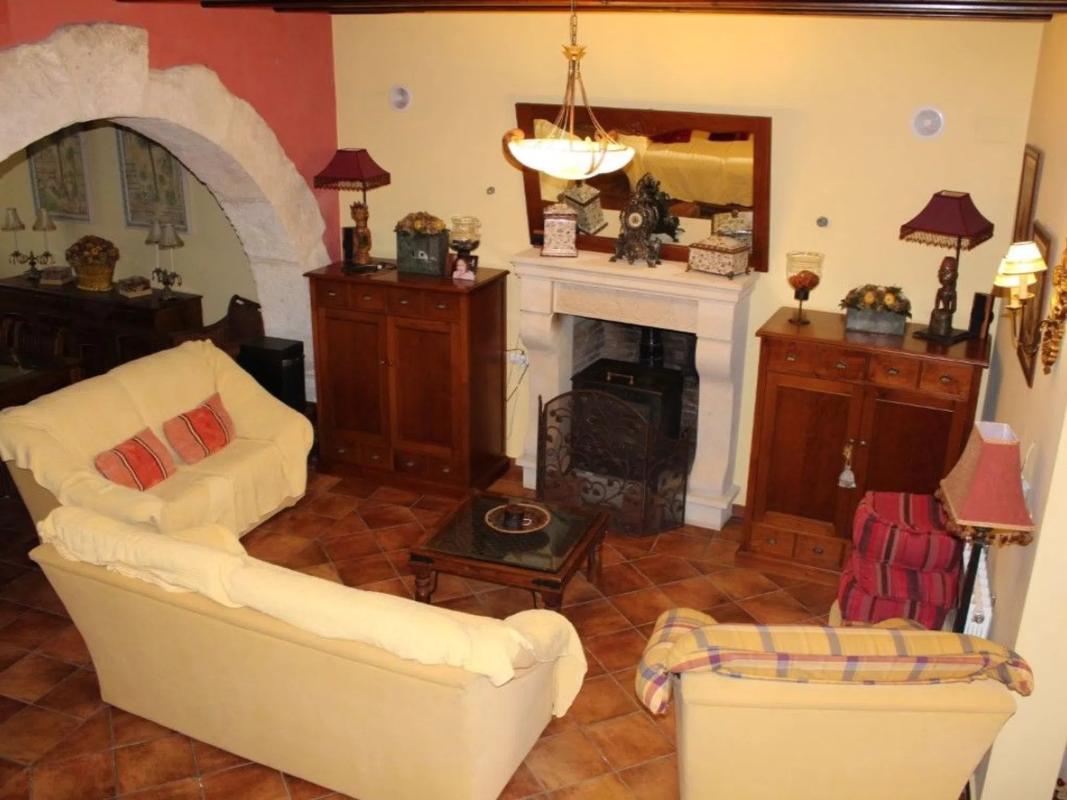Properties for sale and rent in Spain photo 3