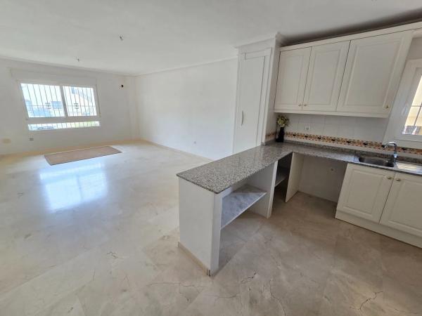 Piso en venta en  Calle Victoria s/n, Orihuela photo 1