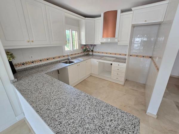 Piso en venta en  Calle Victoria s/n, Orihuela photo 3