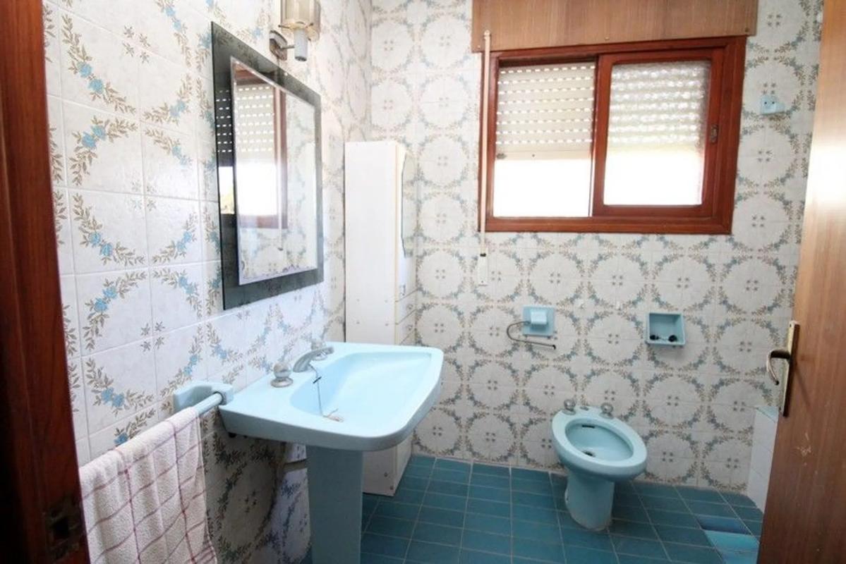 Sale of independent chalet in Barrio La Zenia, Orihuela
 photo 3