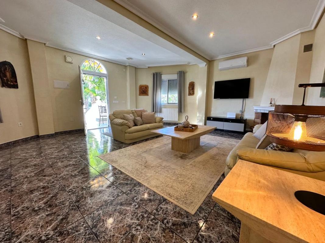 Sale of independent chalet in Calle Benferri s/n, Algorfa
photo 5