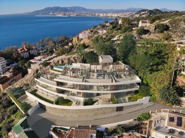 Duplex en venta en Calle JARAMA, 22, Málaga thumbnail 1