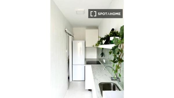 Habitación en piso compartido en barcelona. photo 4