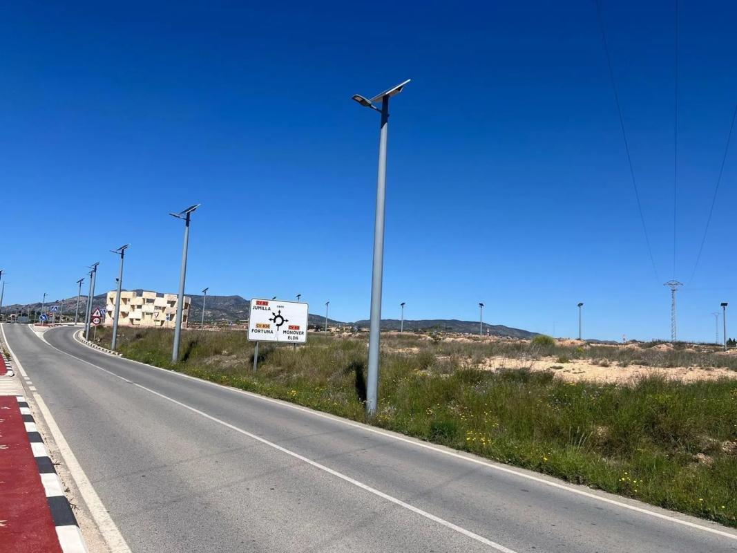 Terreno en venta en Pinoso, Alicante photo 1