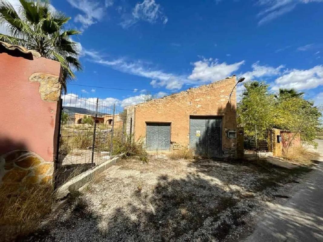 Terreno en venta en Pinoso, Alicante photo 4