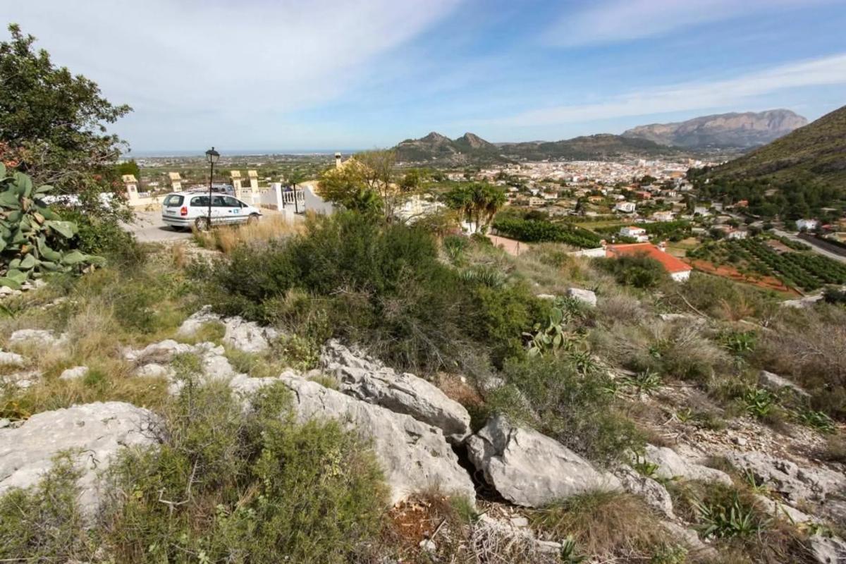 Terreno en venta en Pedreguer, Alicante photo 2