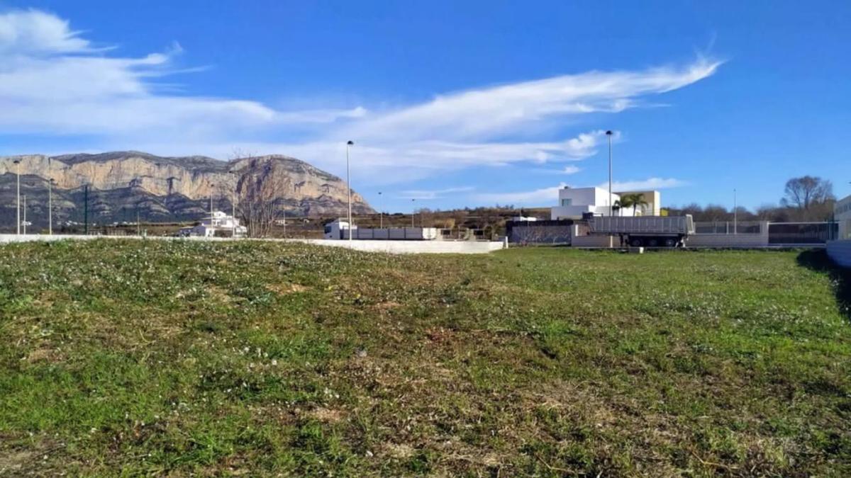 Land for sale in Gata de Gorgos, Alicante photo 1