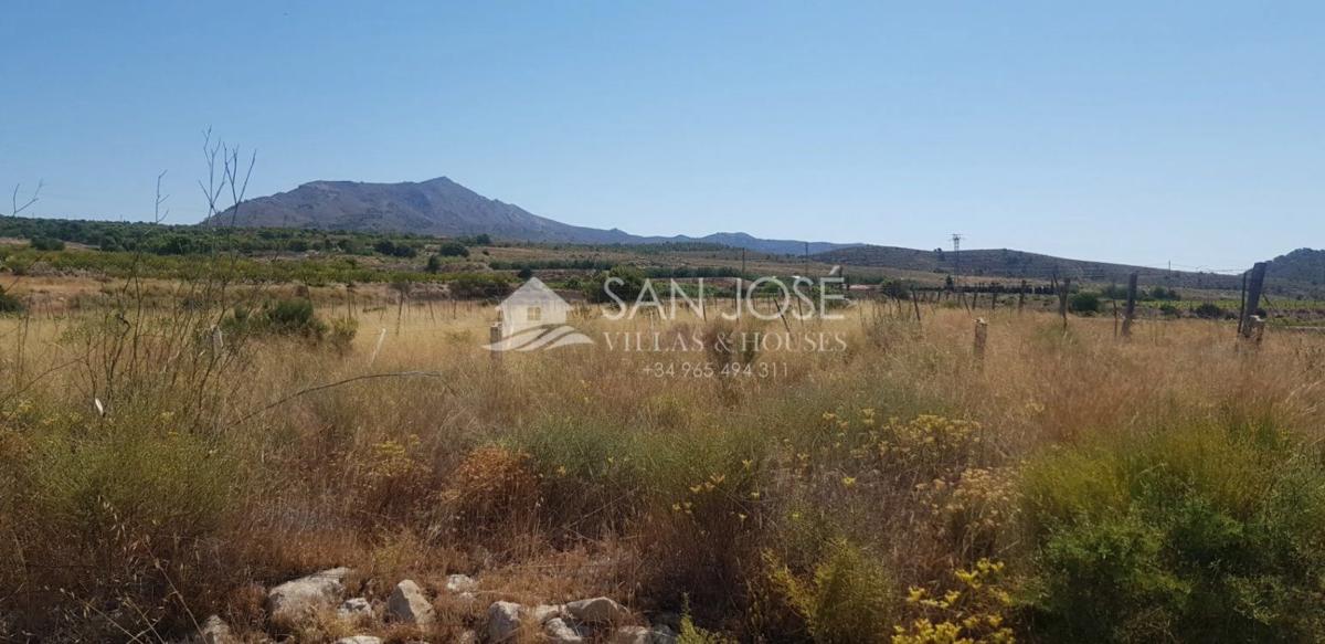 Terreno en venta en Agost, Alicante photo 3