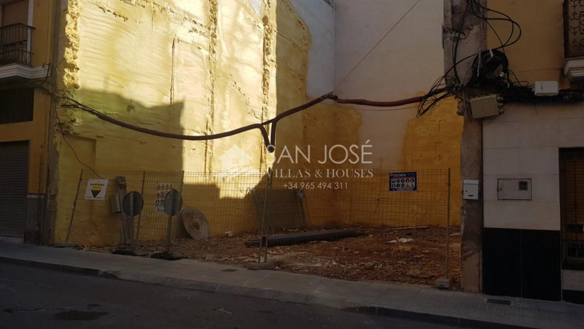 Land for sale in Novelda, Alicante photo 1