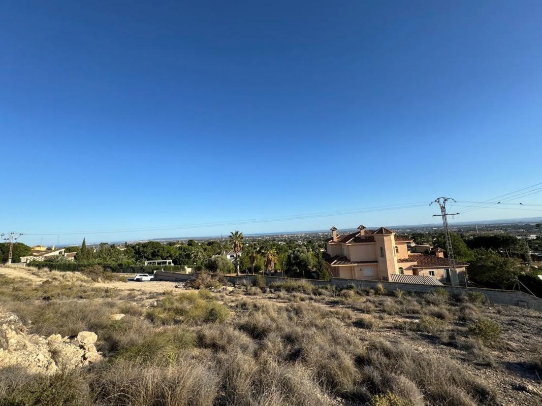 Terreno en venta en Elche / Elx, Alicante photo 1