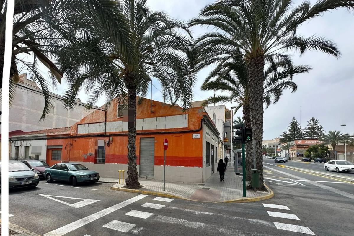 Terreno en venta en Elche / Elx, Alicante photo 2